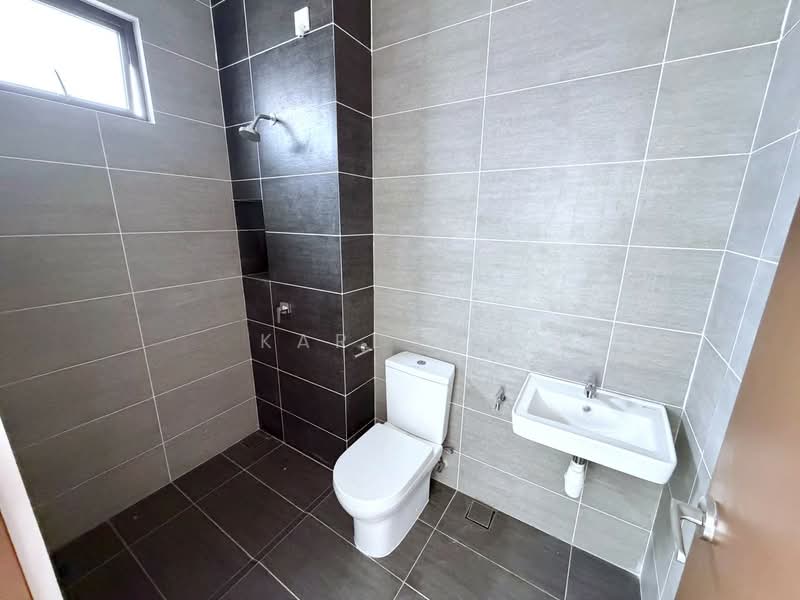 2-storey Terraced House for Sale in Bandar Dato Onn (Tebrau) - Karl Lim - Bathroom - PropertyGuru.com.my