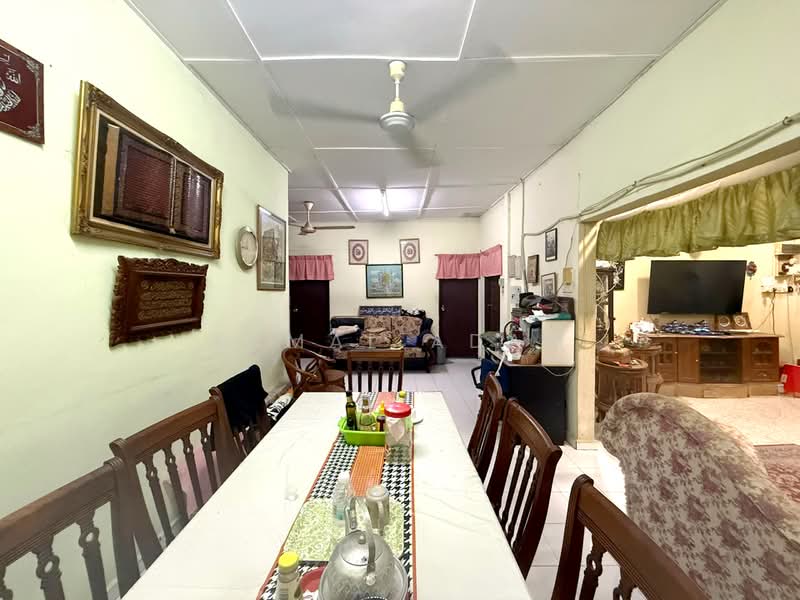 Bungalow for Sale in Kampung Cheras Baru (Ampang) - Akmal Adam - Living Room - PropertyGuru.com.my