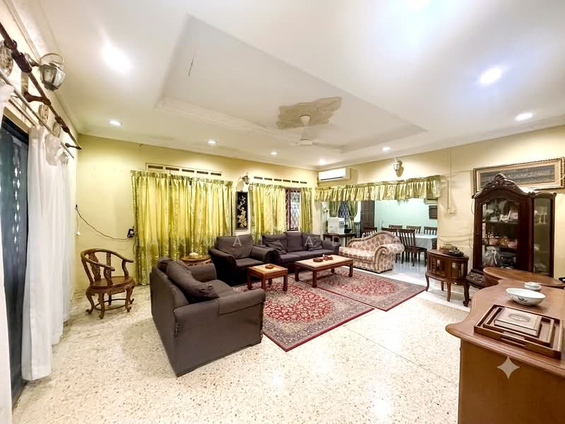 Bungalow for Sale in Kampung Cheras Baru (Ampang) - Akmal Adam - Living Room - PropertyGuru.com.my