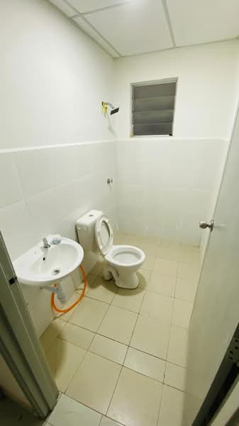 Pangsapuri untuk Dijual di Denai Nusantara Apartment - Jovel Lim - Bathroom - PropertyGuru.com.my