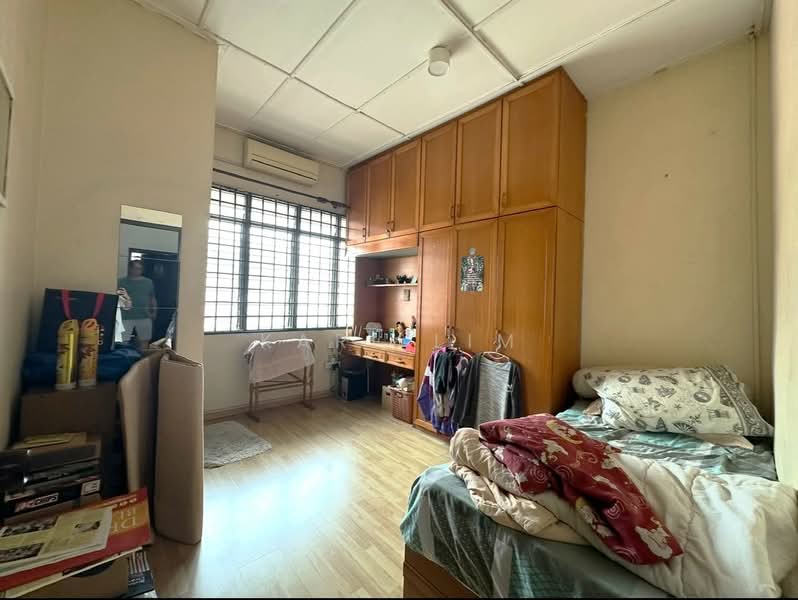 2-storey Terraced House for Sale in Taman Perling (Perling) - Karl Lim - Bedroom - PropertyGuru.com.my