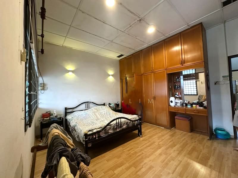 2-storey Terraced House for Sale in Taman Perling (Perling) - Karl Lim - Bedroom - PropertyGuru.com.my
