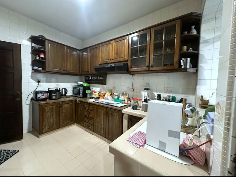 2-storey Terraced House for Sale in Taman Perling (Perling) - Karl Lim - Kitchen - PropertyGuru.com.my