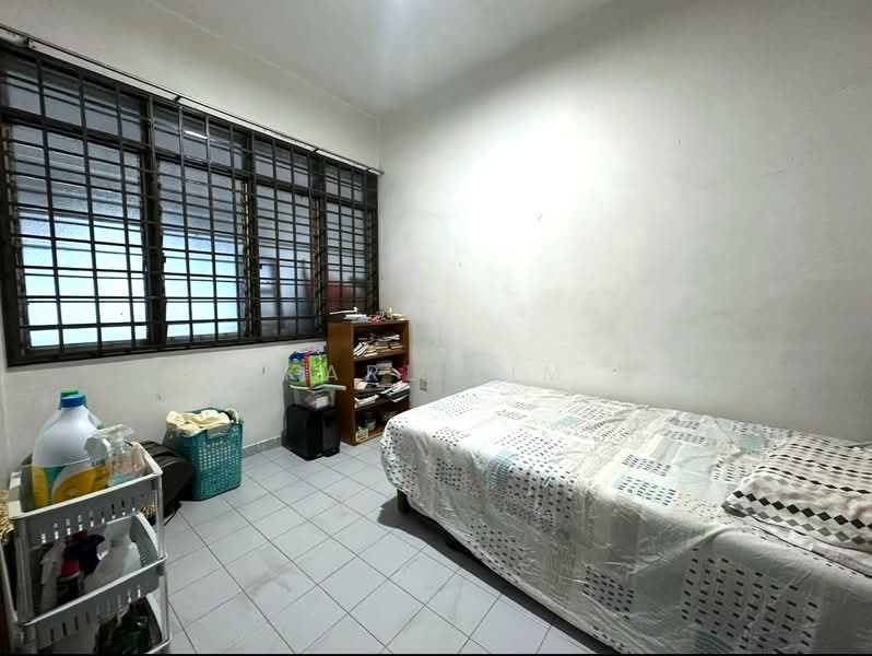 2-storey Terraced House for Sale in Taman Perling (Perling) - Karl Lim - Bedroom - PropertyGuru.com.my
