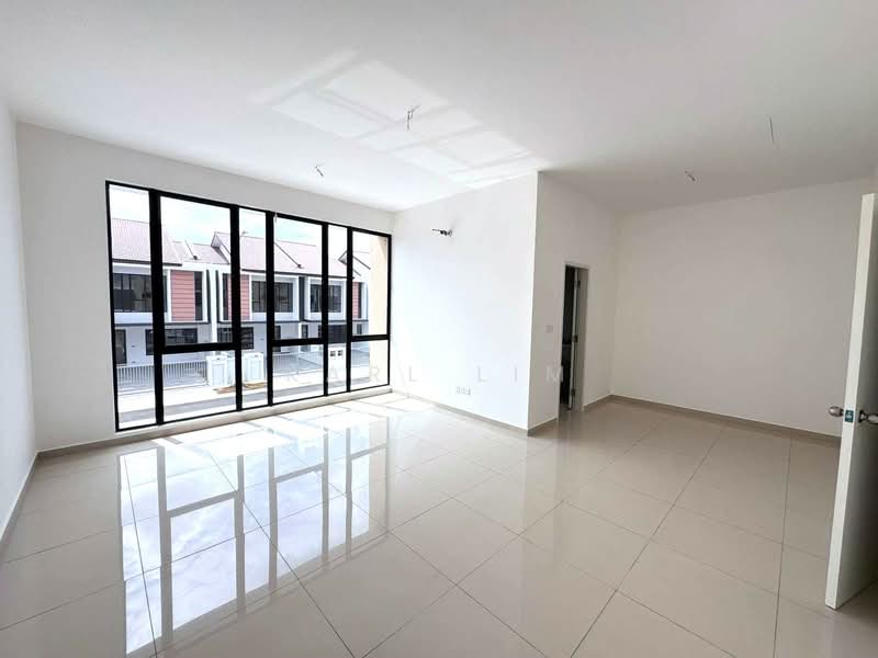 Rumah Teres 2-Tingkat untuk Dijual di Taman Desa Tebrau (Tebrau) - Karl Lim - Living Room - PropertyGuru.com.my