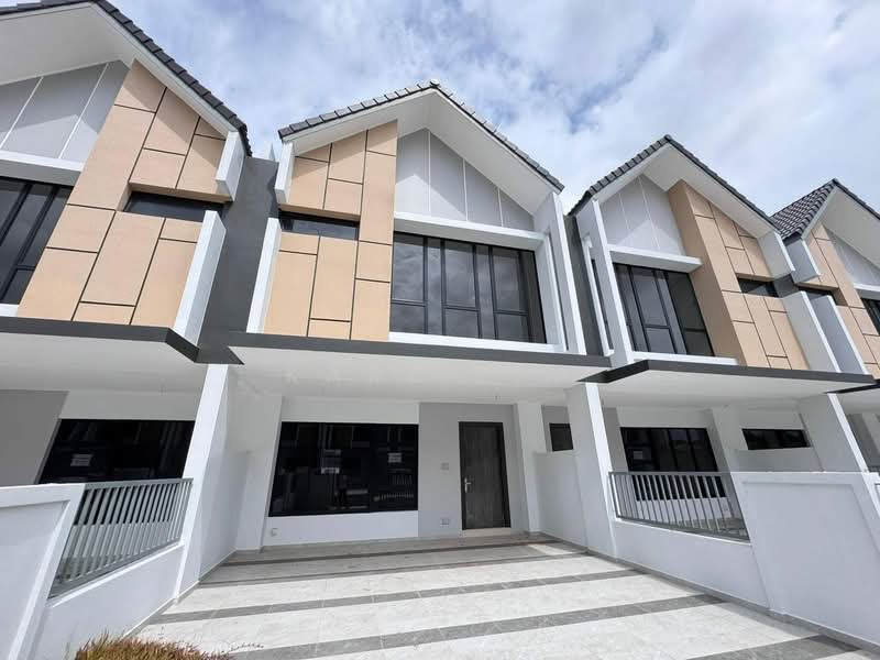 Rumah Teres 2-Tingkat untuk Dijual di Taman Desa Tebrau (Tebrau) - Karl Lim - Exterior - PropertyGuru.com.my