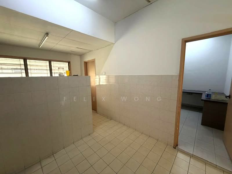 2-storey Terraced House for Sale in TAMAN PUCHONG UTAMA (Puchong) - Felix Wong - Kitchen - PropertyGuru.com.my