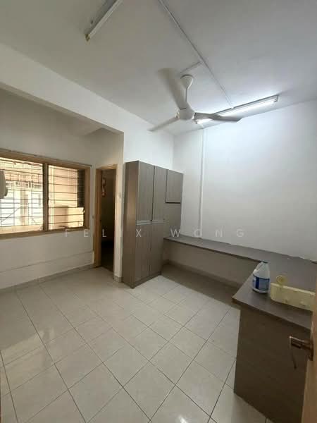 2-storey Terraced House for Sale in TAMAN PUCHONG UTAMA (Puchong) - Felix Wong - Room - PropertyGuru.com.my