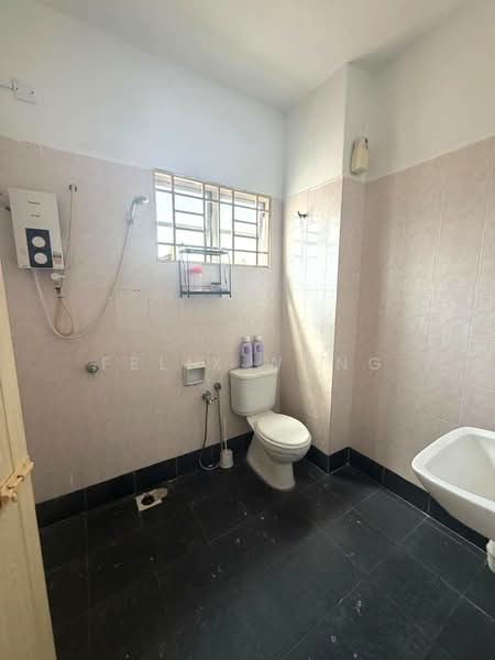 2-storey Terraced House for Sale in TAMAN PUCHONG UTAMA (Puchong) - Felix Wong - Bathroom - PropertyGuru.com.my