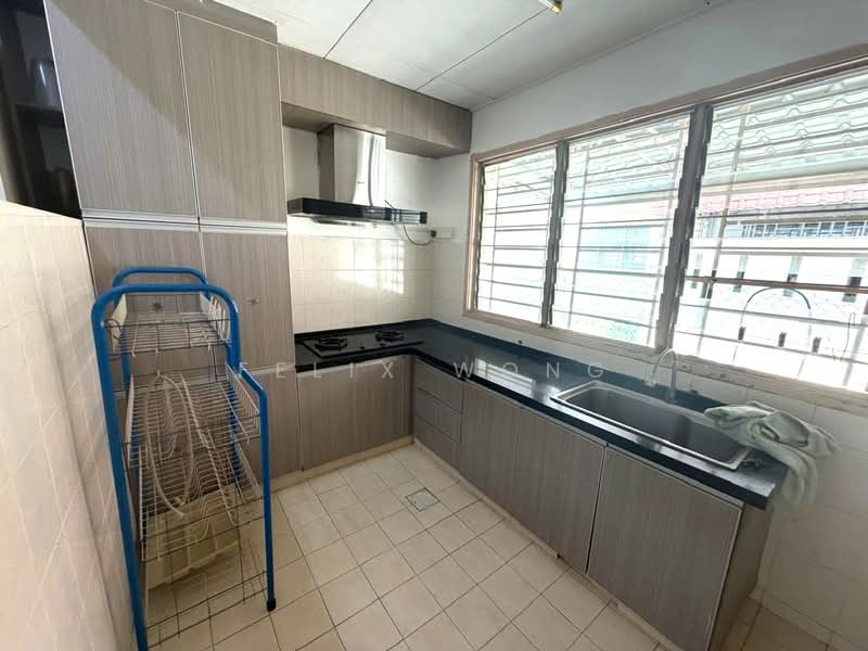 2-storey Terraced House for Sale in TAMAN PUCHONG UTAMA (Puchong) - Felix Wong - Kitchen - PropertyGuru.com.my