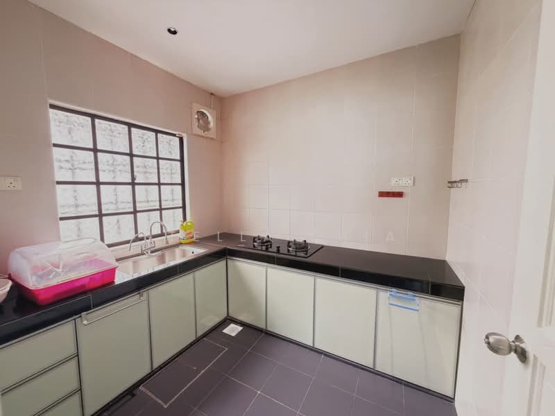 1-storey Terraced House for Sale in Taman Molek (Johor Bahru) - Stella Chia - Kitchen - PropertyGuru.com.my