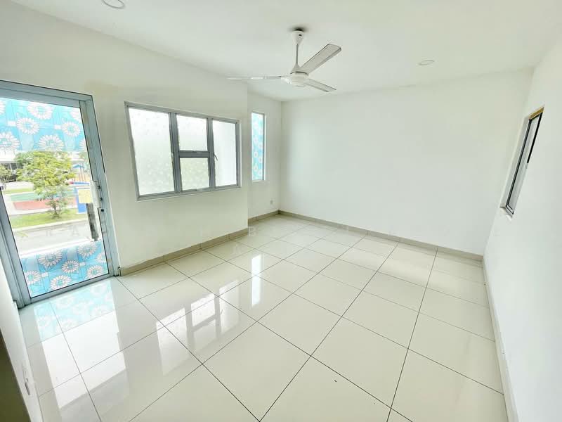Rumah Teres untuk Dijual di Semenyih (Selangor) - Rafedah Binti Abdul Aziz - Living Room - PropertyGuru.com.my