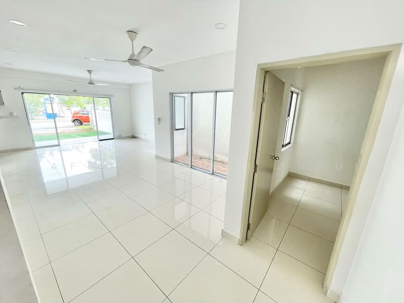 Rumah Teres untuk Dijual di Semenyih (Selangor) - Rafedah Binti Abdul Aziz - Living Room - PropertyGuru.com.my