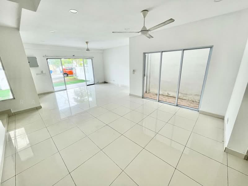 Rumah Teres untuk Dijual di Semenyih (Selangor) - Rafedah Binti Abdul Aziz - Living Room - PropertyGuru.com.my