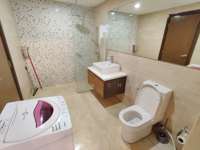 Servis Apartment untuk Dijual di Regalia Residence - Alvin Chia - Bathroom - PropertyGuru.com.my