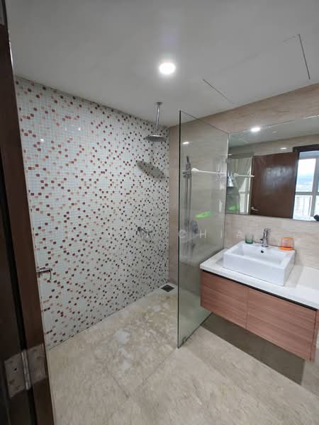 Servis Apartment untuk Dijual di Regalia Residence - Alvin Chia - Bathroom - PropertyGuru.com.my