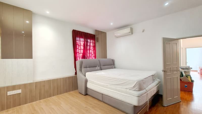 Cluster House for Sale in Taman Austin Heights (Tebrau) - Stella Chia - Bedroom - PropertyGuru.com.my