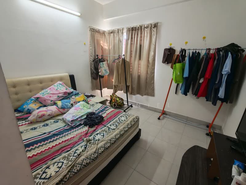 Pangsapuri untuk Dijual di Kemuning Aman - Kho Daniel - Bedroom - PropertyGuru.com.my