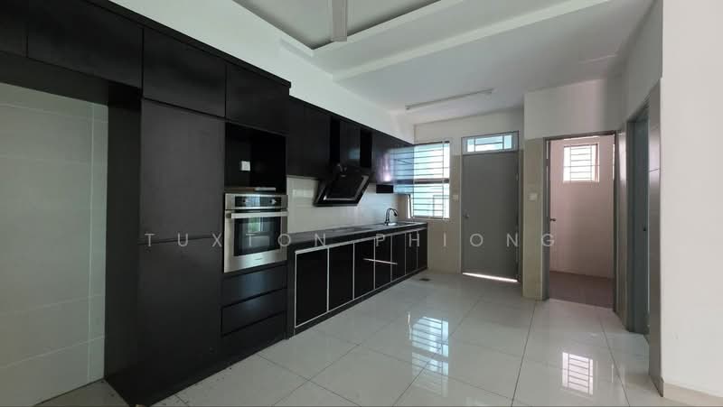 2-storey Terraced House for Sale in Bandar Dato Onn (Tebrau) - Tuxton Phiong - Kitchen - PropertyGuru.com.my