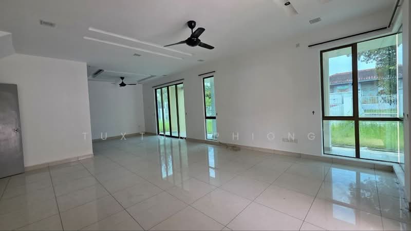 2-storey Terraced House for Sale in Bandar Dato Onn (Tebrau) - Tuxton Phiong - Living Room - PropertyGuru.com.my