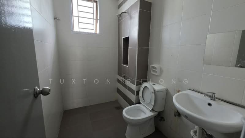 2-storey Terraced House for Sale in Bandar Dato Onn (Tebrau) - Tuxton Phiong - Bathroom - PropertyGuru.com.my