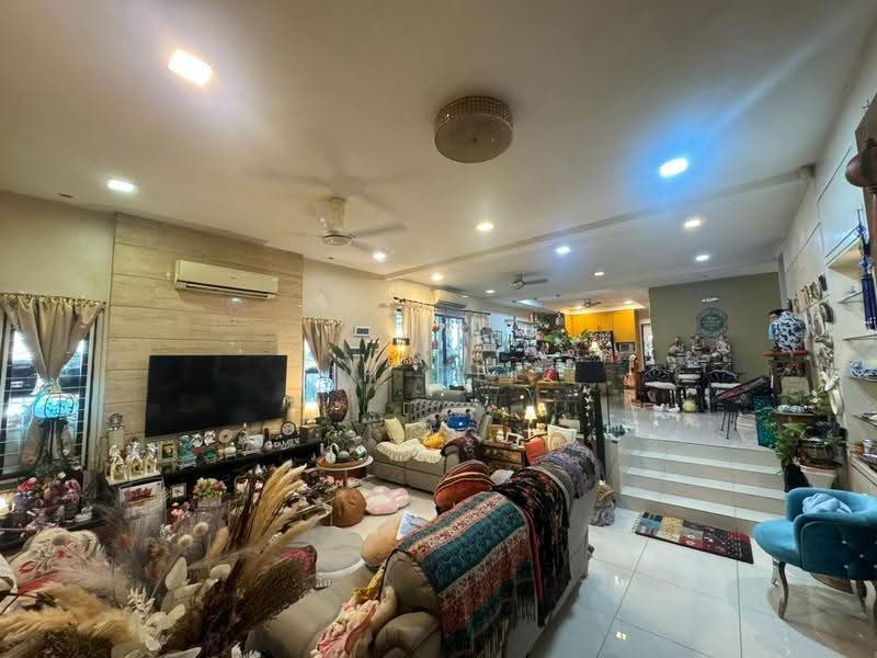 Rumah Teres 2-Tingkat untuk Dijual di Seksyen 4 (Kota Damansara) - JH Tee - Living Room - PropertyGuru.com.my