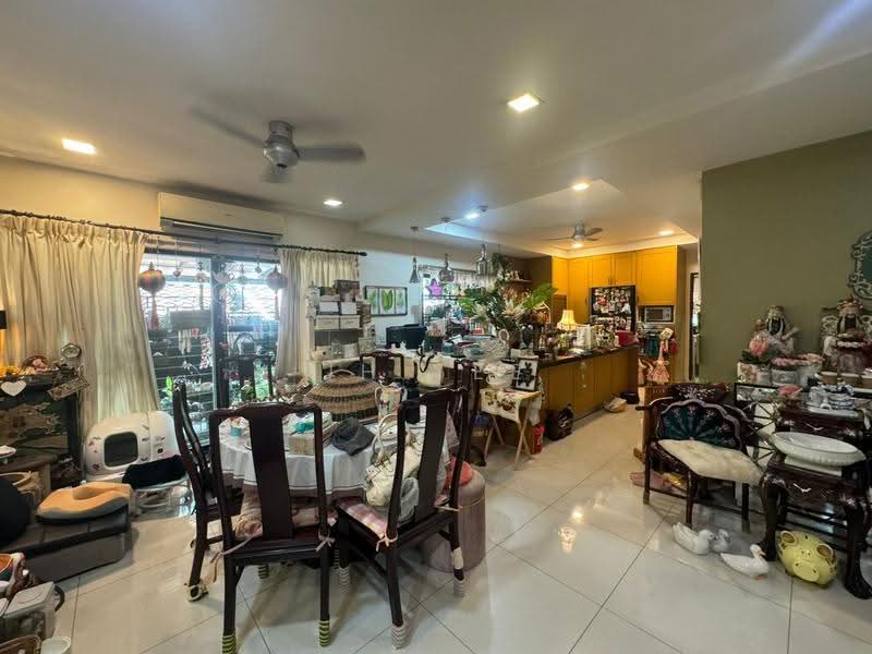 Rumah Teres 2-Tingkat untuk Dijual di Seksyen 4 (Kota Damansara) - JH Tee - Living Room - PropertyGuru.com.my