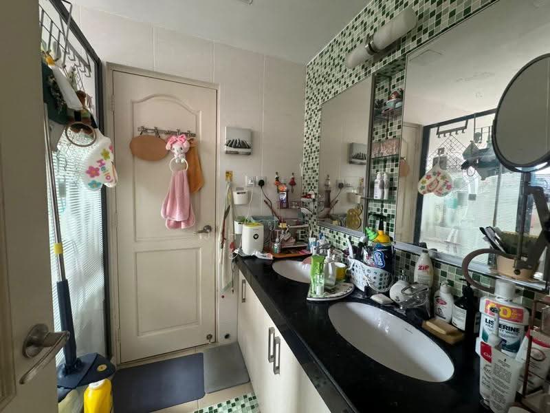 Rumah Teres 2-Tingkat untuk Dijual di Seksyen 4 (Kota Damansara) - JH Tee - Bathroom - PropertyGuru.com.my