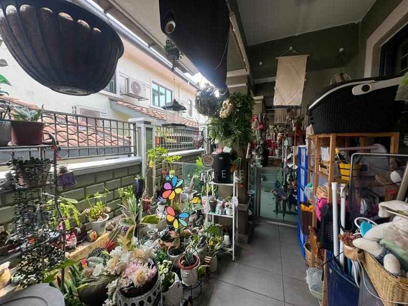 Rumah Teres 2-Tingkat untuk Dijual di Seksyen 4 (Kota Damansara) - JH Tee - Balcony - PropertyGuru.com.my