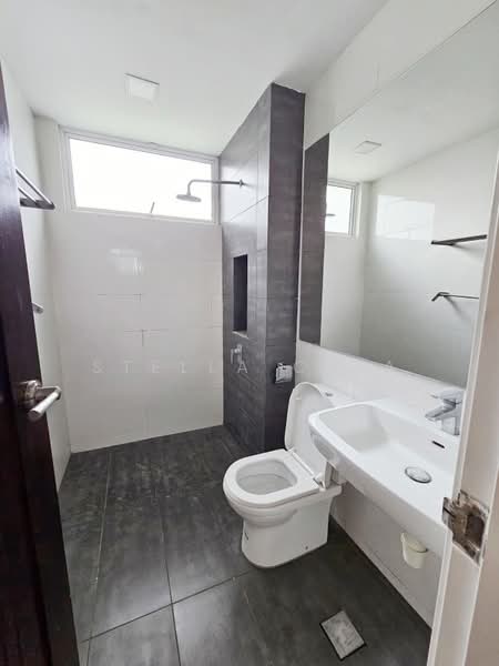 Rumah Banglo untuk Dijual di Senibong Cove (Masai) - Stella Chia - Bathroom - PropertyGuru.com.my