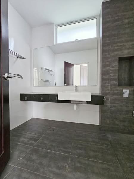 Rumah Banglo untuk Dijual di Senibong Cove (Masai) - Stella Chia - Bathroom - PropertyGuru.com.my