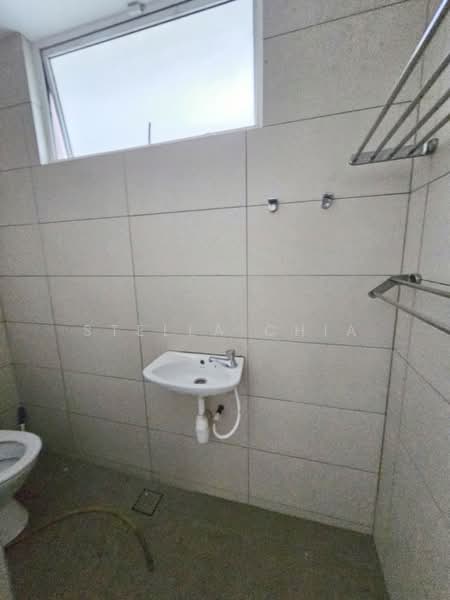 Rumah Banglo untuk Dijual di Senibong Cove (Masai) - Stella Chia - Bathroom - PropertyGuru.com.my