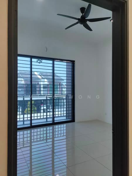 2-storey Terraced House for Rent in Sungai Buloh (Selangor) - Mico Wong - Living Room - PropertyGuru.com.my