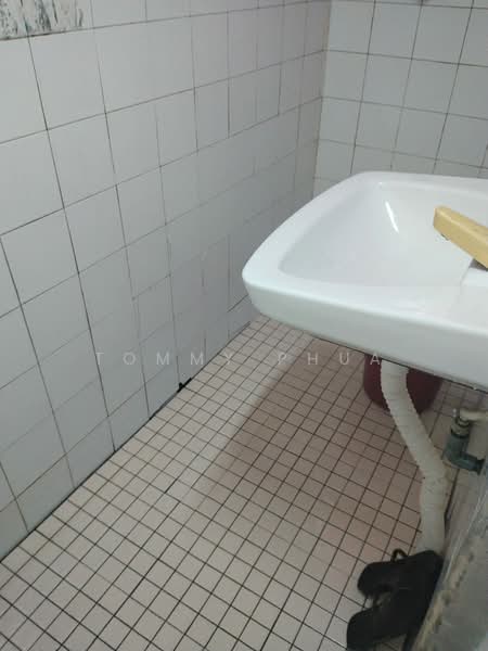 Flat for Sale at Flat Tasek 64 - Tommy Phua - Bathroom - PropertyGuru.com.my
