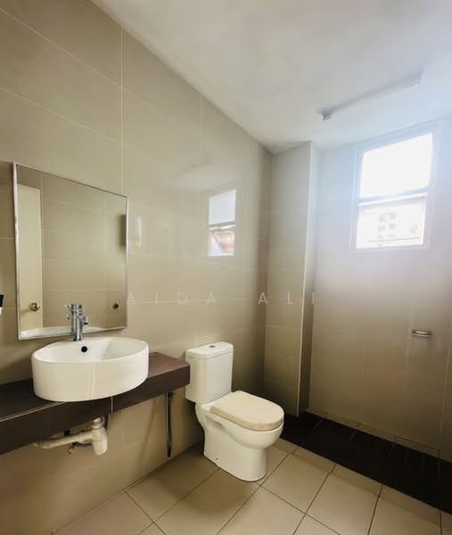 Kondominium untuk Disewa di Opal Residensi - Aida Ali - Bathroom - PropertyGuru.com.my