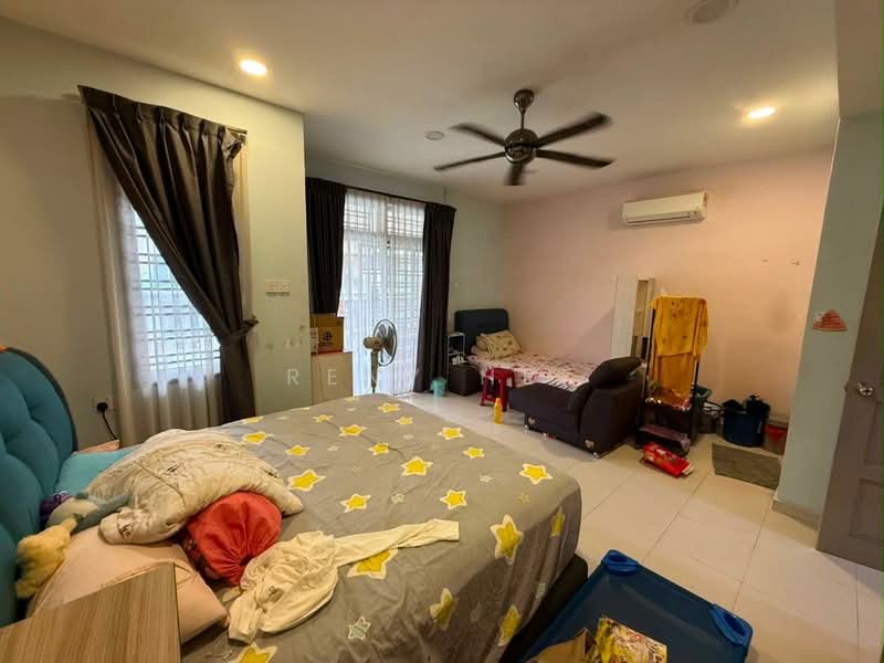 2-storey Terraced House for Sale in Austin Crest (Johor Bahru) - Reny Hee - Bedroom - PropertyGuru.com.my