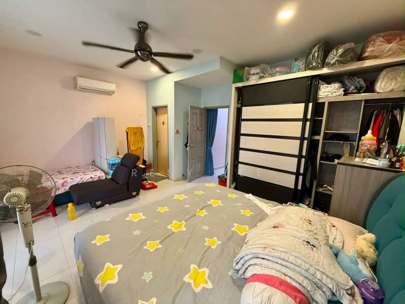 2-storey Terraced House for Sale in Austin Crest (Johor Bahru) - Reny Hee - Bedroom - PropertyGuru.com.my