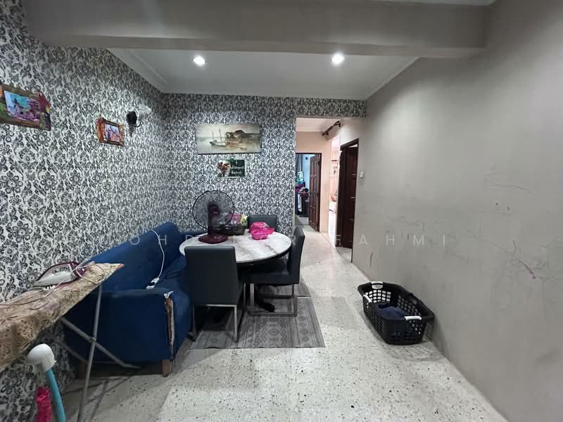 1-storey Terraced House for Sale in Taman Medan Baru (Petaling Jaya) - Mohd Nor Fahmi - Living Room - PropertyGuru.com.my