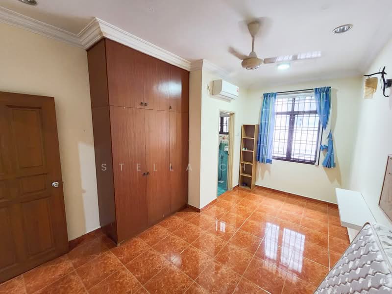 2-storey Terraced House for Rent in Bandar Baru Permas Jaya (Permas Jaya) - Stella Chia - Bedroom - PropertyGuru.com.my