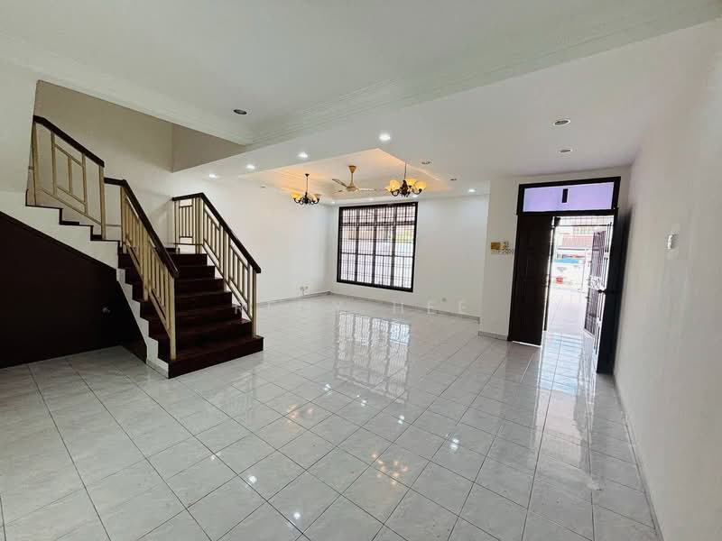 Rumah Teres 2-Tingkat untuk Dijual di Taman Setia Indah (Tebrau) - Reny Hee - Living Room - PropertyGuru.com.my