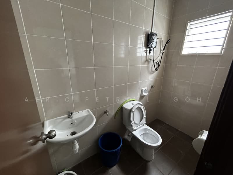 2-storey Terraced House for Rent in Seksyen 24 (Shah Alam) - Aeric Petrelli Goh - Bathroom - PropertyGuru.com.my