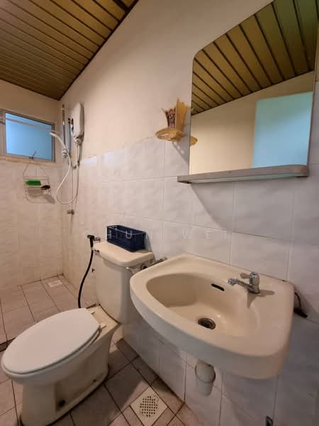 Kondominium untuk Disewa di Endah Ria - Chun Wei - Bathroom - PropertyGuru.com.my