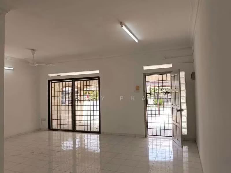 2-storey Terraced House for Sale in Taman Pinji Mewah (Ipoh) - Mandy Phang - Living Room - PropertyGuru.com.my