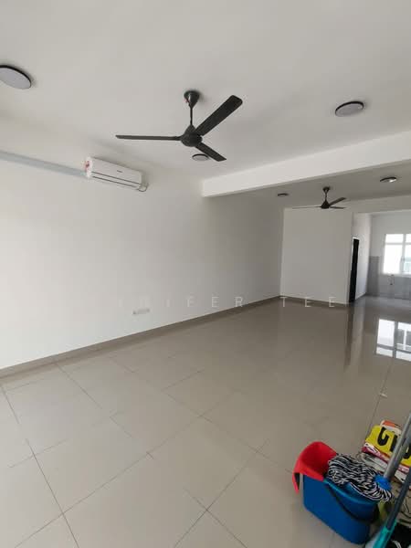 2-storey Terraced House for Rent in Bandar Dato Onn (Tebrau) - Jennifer Tee - Living Room - PropertyGuru.com.my