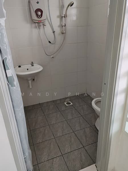 1-storey Terraced House for Sale in Lahat (Perak) - Mandy Phang - Bathroom - PropertyGuru.com.my