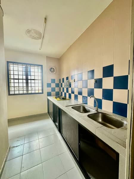 2-storey Terraced House for Sale in Bukit Indah (Iskandar Puteri (Nusajaya)) - James Bong - Kitchen - PropertyGuru.com.my