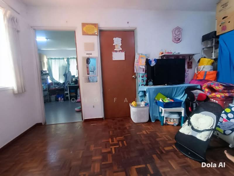 Rumah Flat untuk Dijual di Kelompok Bunga Raya - Mohd Faizal - Living Room - PropertyGuru.com.my