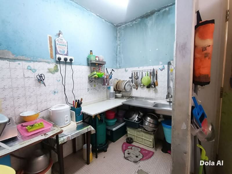 Rumah Flat untuk Dijual di Kelompok Bunga Raya - Mohd Faizal - Kitchen - PropertyGuru.com.my