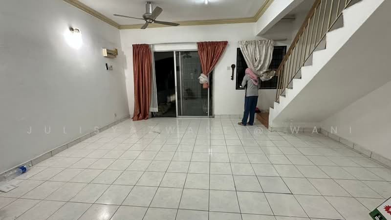 2-storey Terraced House for Rent in TAMAN PUCHONG UTAMA (Puchong) - Julisyazwani @ Wani - Living Room - PropertyGuru.com.my