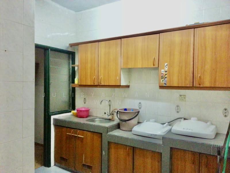 Rumah Teres 2-Tingkat untuk Disewa di TAMAN PUCHONG UTAMA (Puchong) - Julisyazwani @ Wani - Kitchen - PropertyGuru.com.my